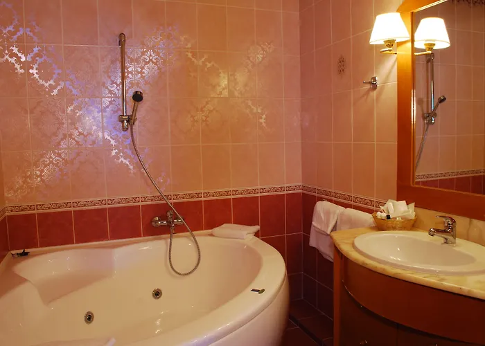 Отель Ecoland 3*