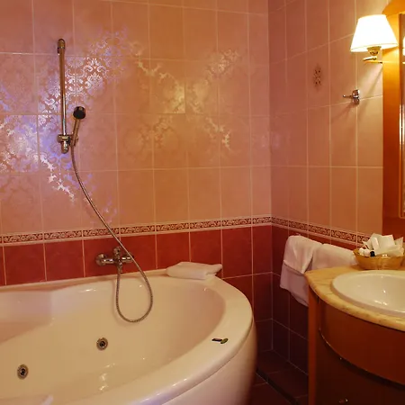 Отель Ecoland 3*