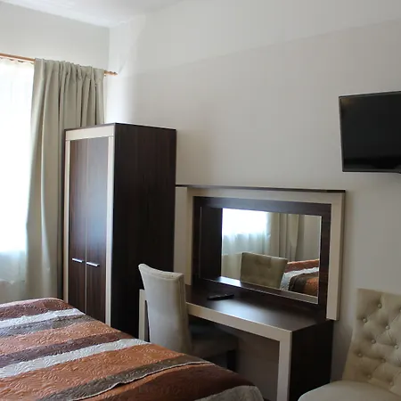 מלון Ecoland 3*